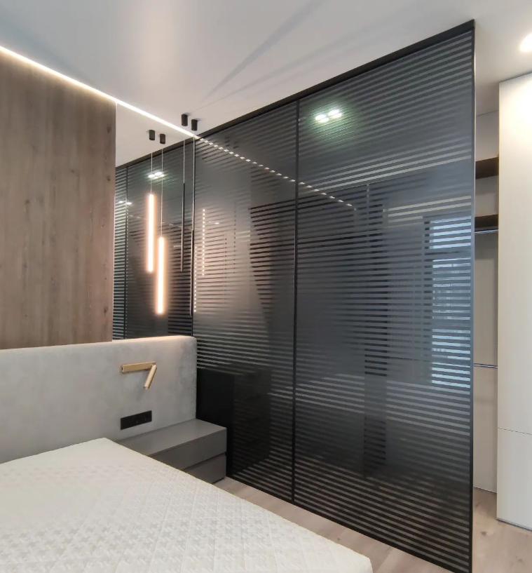 Межкомнатные раздвижные перегородки на заказ Перегородка в гардеробную